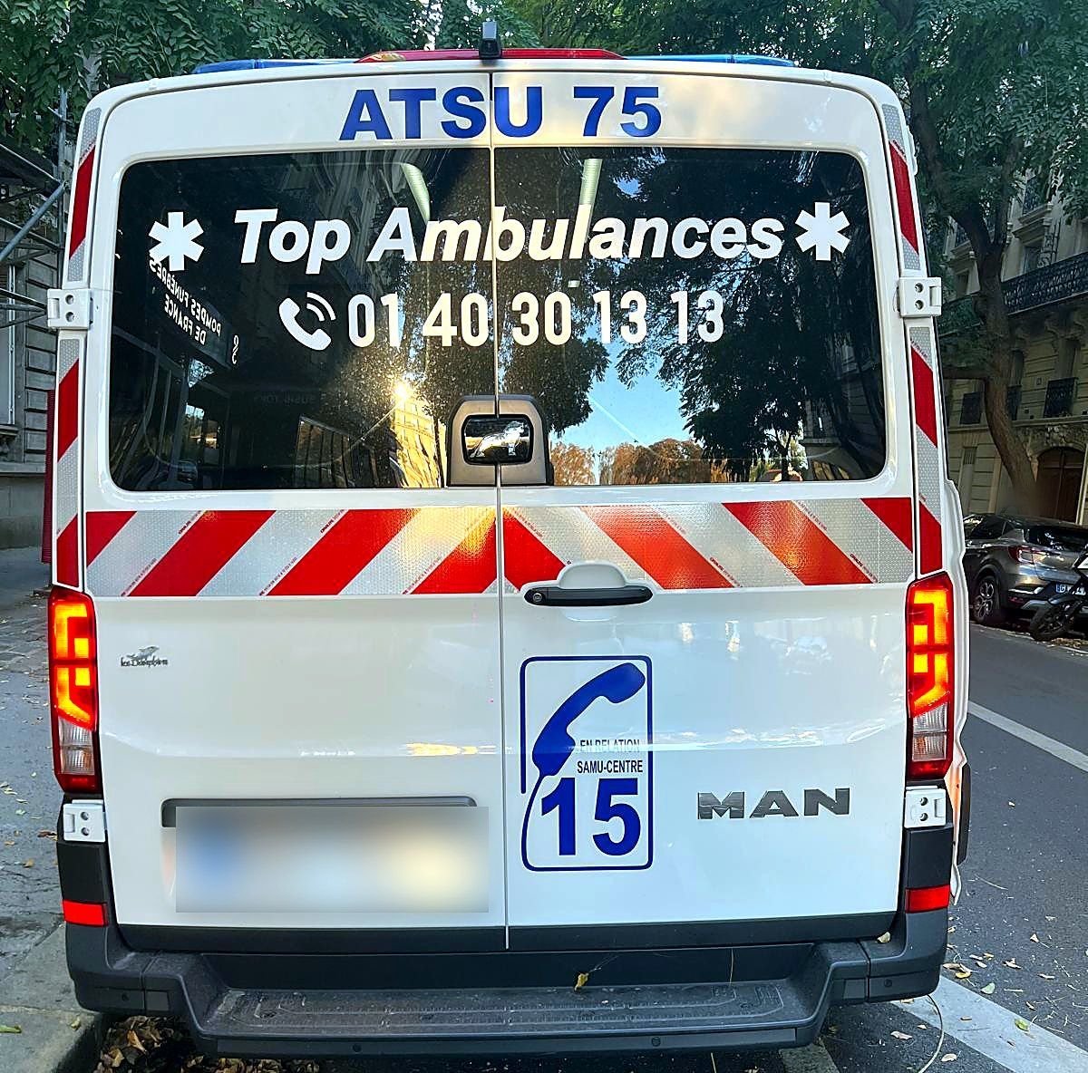 Ambulance TOP Ambulances vue de l'arrière